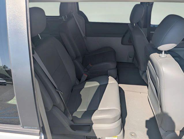 Photo of 2008 Silver Dodge Grand Caravan