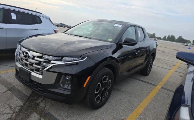 Photo of 2024 Black Hyundai SANTA CRUZ