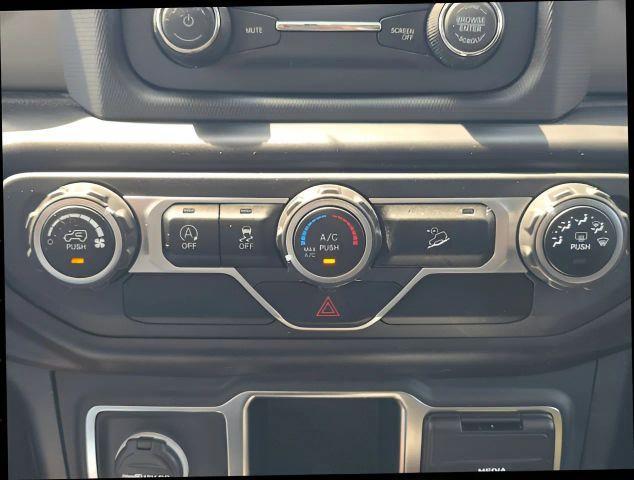 Photo of 2021 Green Jeep Wrangler