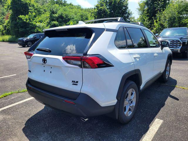 Photo of 2025 Ice Cap Toyota RAV4