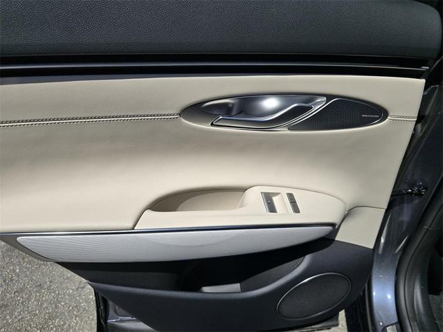 Photo of 2026 Mauna Red Genesis GV70