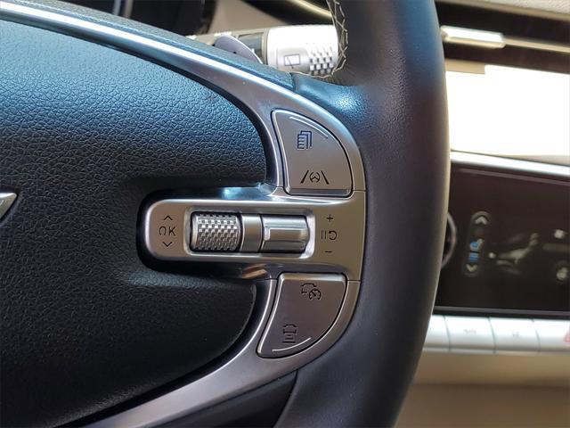 Photo of 2023 Vik Black Genesis GV70