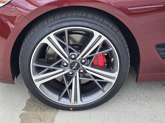 Photo of 2025 Cavendish Red Genesis G70