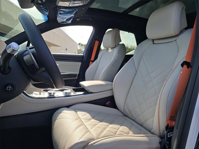 Photo of 2026 Vik Black Genesis GV70