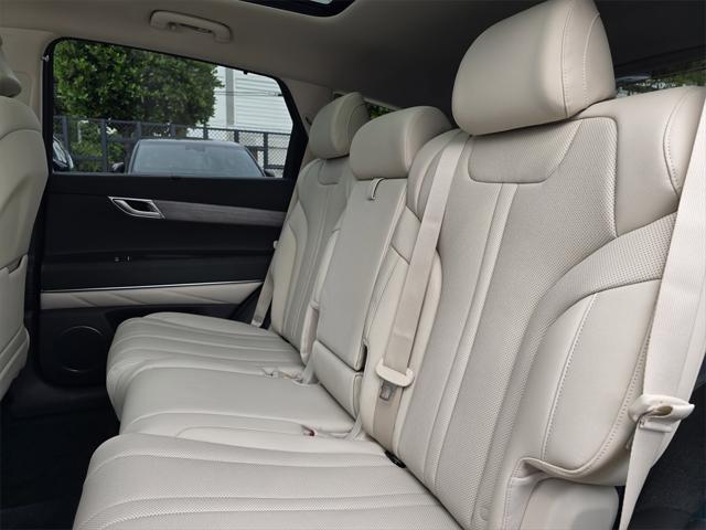 Photo of 2025 Alta White Genesis GV80