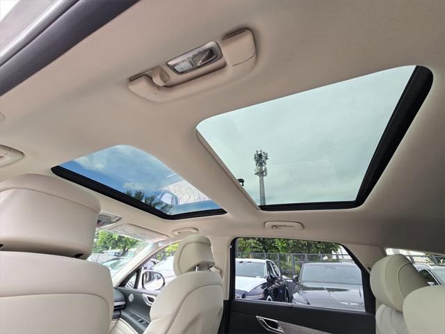 Photo of 2025 Alta White Genesis GV80