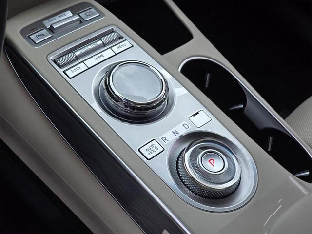 Photo of 2025 Uyuni White Genesis GV70