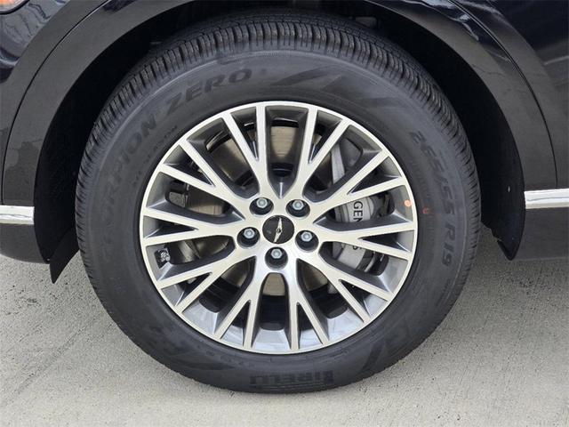 Photo of 2025 Vik Black Genesis GV80