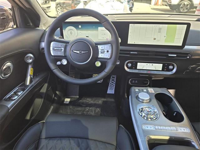 Photo of 2025 Vik Black Genesis GV60