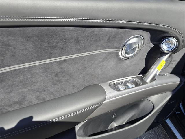 Photo of 2025 Vik Black Genesis GV60