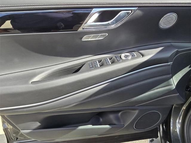 Photo of 2025 Makalu Gray Genesis GV80