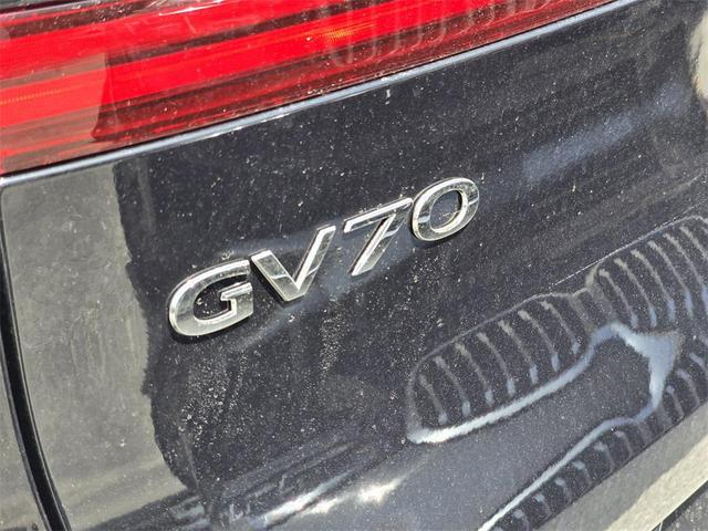 Photo of 2026 Vik Black Genesis GV70