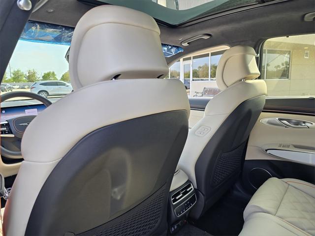 Photo of 2026 Vik Black Genesis GV70