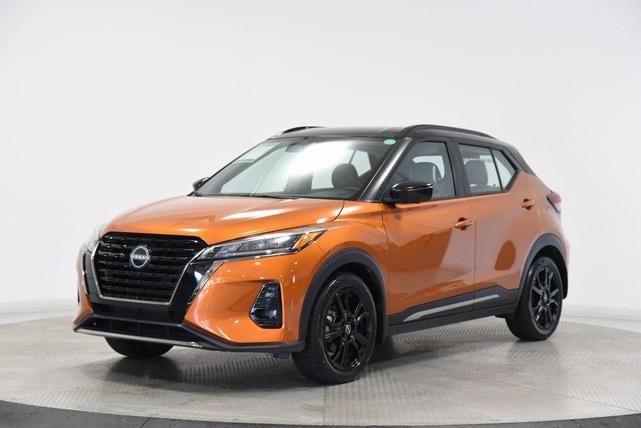 Photo of 2023 Monarch Orange Metallic/Super Black Nissan Kicks