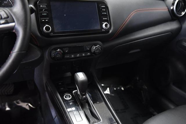 Photo of 2023 Monarch Orange Metallic/Super Black Nissan Kicks