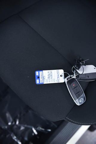Photo of 2023 Glacier White Nissan Rogue