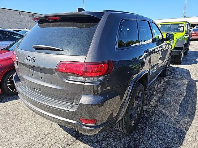 Photo of 2021 Granite Crystal Metallic Clearcoat Jeep Grand Cherokee