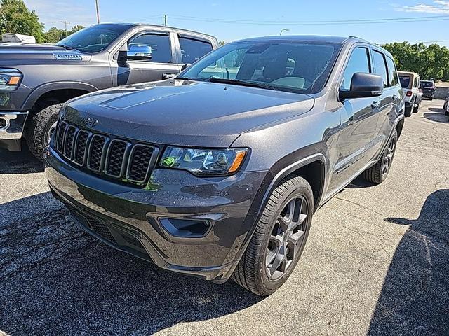 Photo of 2021 Granite Crystal Metallic Clearcoat Jeep Grand Cherokee