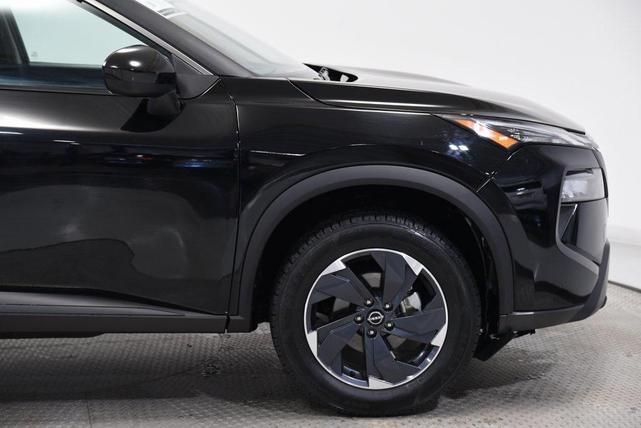 Photo of 2025 Super Black Nissan Rogue
