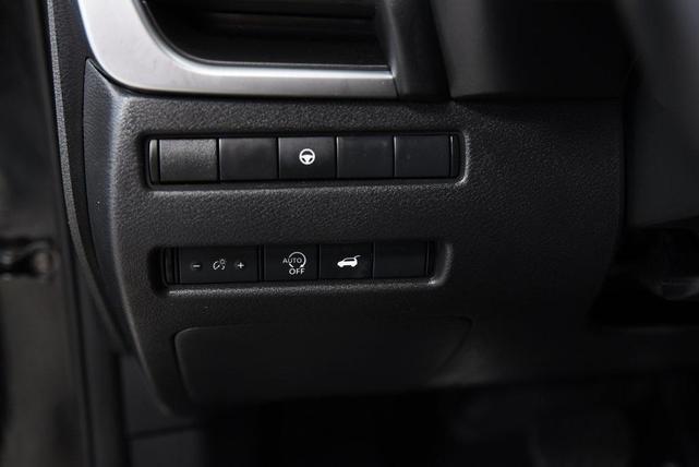 Photo of 2025 Super Black Nissan Rogue