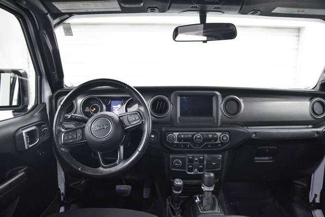 Photo of 2022 Bright White Clearcoat Jeep Gladiator
