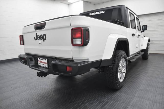 Photo of 2022 Bright White Clearcoat Jeep Gladiator