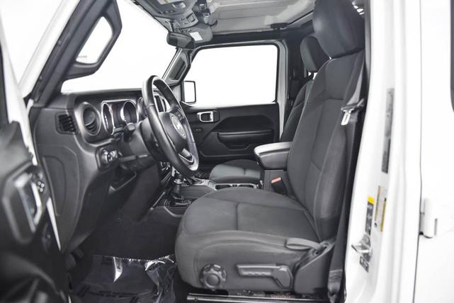 Photo of 2022 Bright White Clearcoat Jeep Gladiator