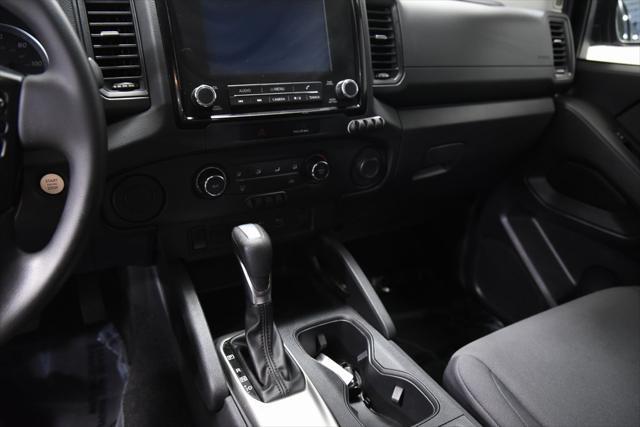 Photo of 2022 Glacier White Nissan Frontier