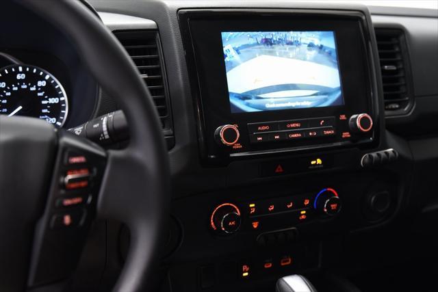 Photo of 2022 Glacier White Nissan Frontier