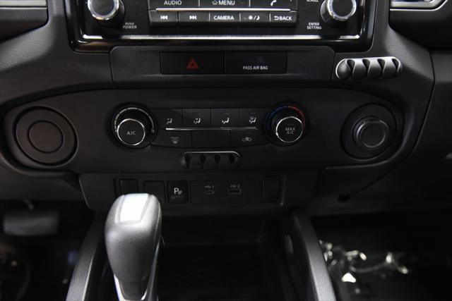 Photo of 2022 Glacier White Nissan Frontier