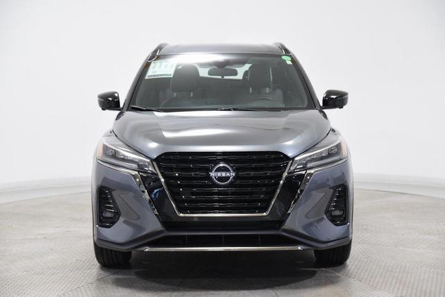 Photo of 2023 Gun Metallic Nissan Kicks