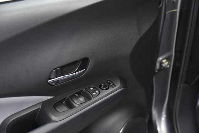 Photo of 2023 Gun Metallic Nissan Kicks