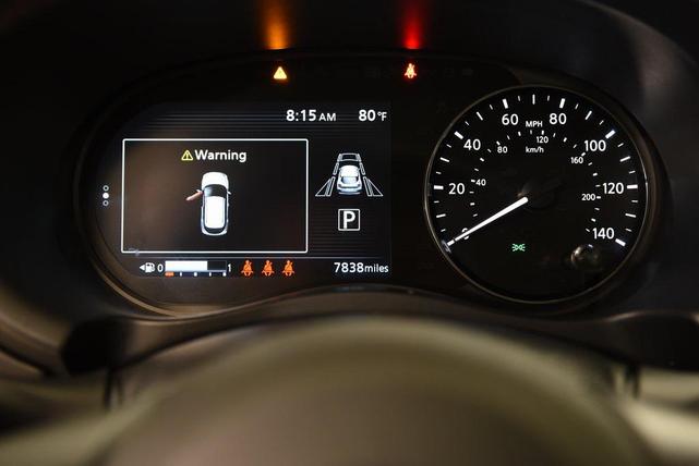 Photo of 2023 Gun Metallic Nissan Kicks
