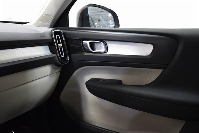 Photo of 2022 Black Volvo XC40