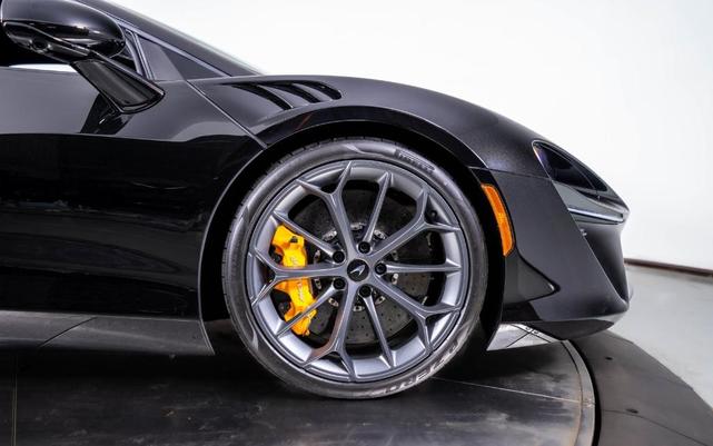Photo of 2024 Onyx Black McLaren Artura