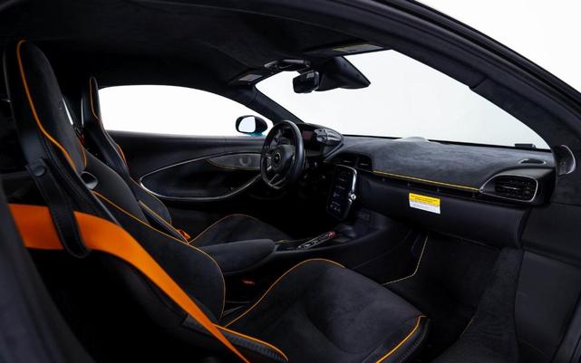 Photo of 2023 Cyan McLaren Artura