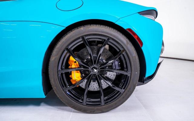 Photo of 2023 Cyan McLaren Artura