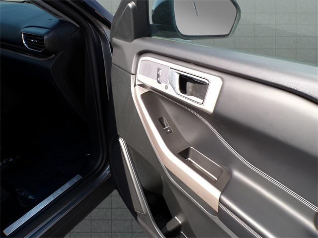 Photo of 2023 Gray Metallic Ford Explorer
