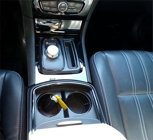Photo of 2019 Granite Crystal Metallic Clearcoat Chrysler 300