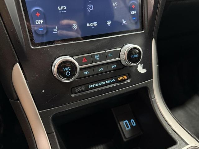 Photo of 2024 Red Metallic Ford Edge
