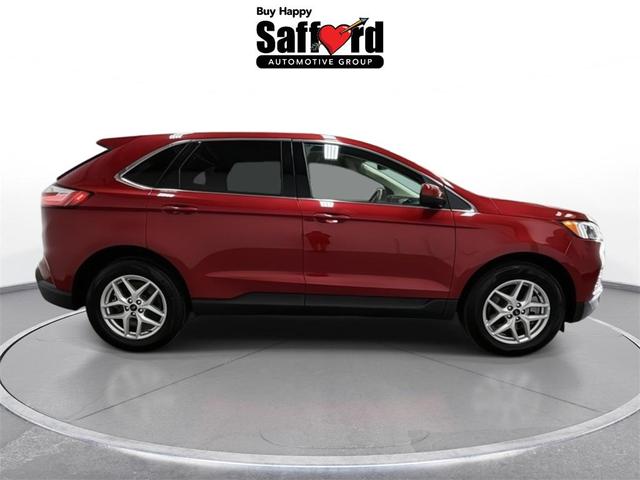 Photo of 2024 Red Metallic Ford Edge