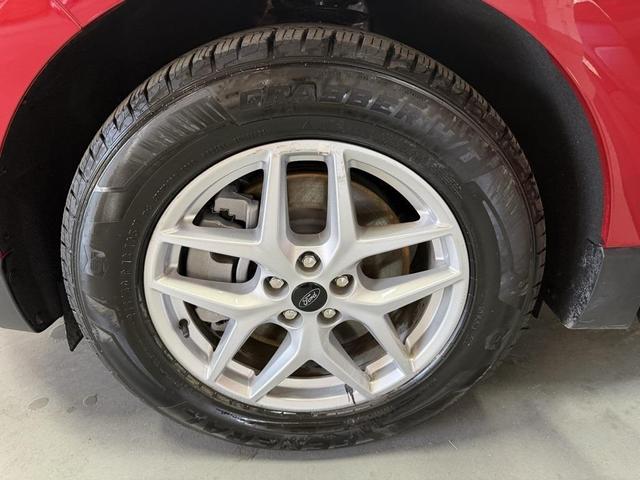 Photo of 2024 Red Metallic Ford Edge