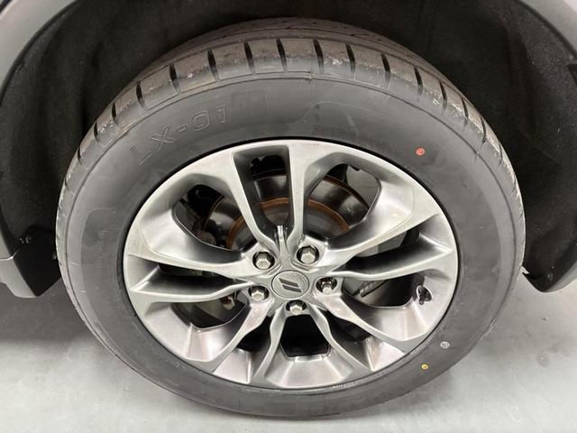 Photo of 2019 Granite Metallic Clearcoat Dodge Durango