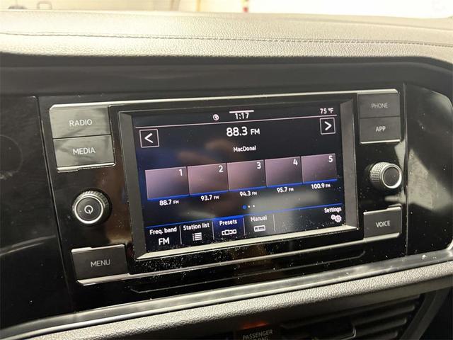 Photo of 2024 Deep Black Pearl Volkswagen Jetta
