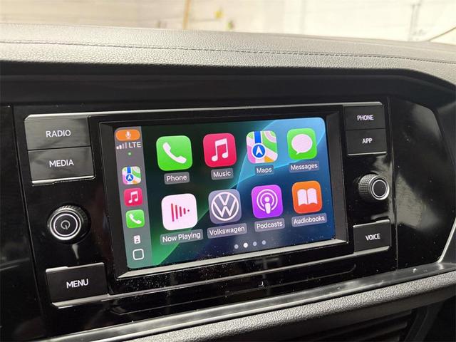 Photo of 2024 Deep Black Pearl Volkswagen Jetta