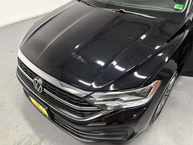 Photo of 2024 Deep Black Pearl Volkswagen Jetta