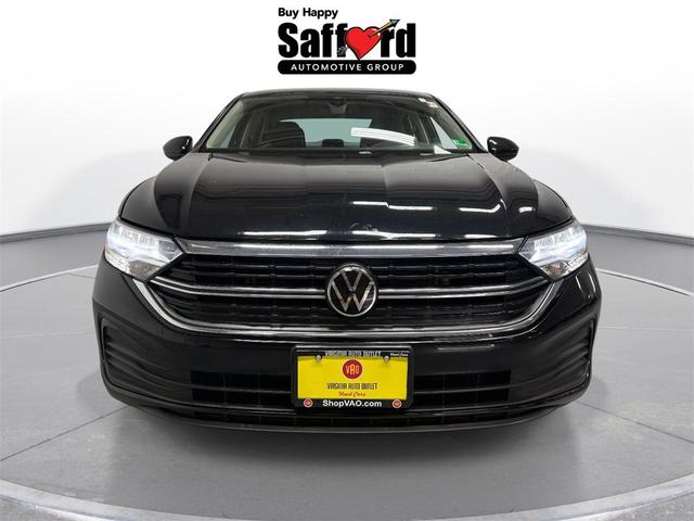 Photo of 2024 Deep Black Pearl Volkswagen Jetta