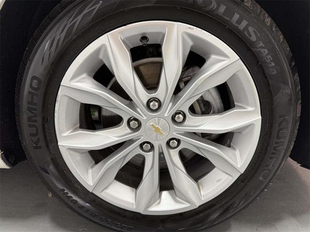 Photo of 2024 Summit White Chevrolet Malibu