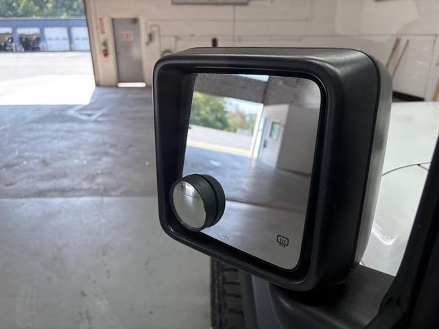 Photo of 2023 Bright White Clearcoat Jeep Gladiator