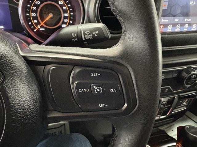 Photo of 2023 Bright White Clearcoat Jeep Gladiator